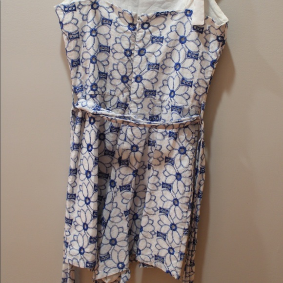 Francesca’s Blue and white romper XS worn once - Picture 3 of 5